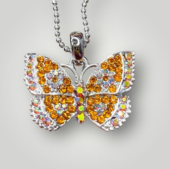 Vintage JANUS Butterfly Pendant Necklace - Picture 2 of 7